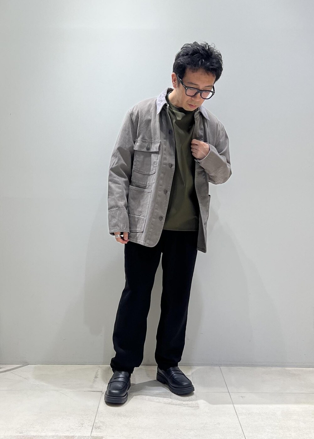 「ADAM ET ROPÉ、HOMME、UNISEX、骨格ストレート、イエベ、秋コーデ、秋ファッション、ブーツ」｜「ADAM ET ROPE'の【CESSE】スクラップレザーボリュームソールローファー/リサイクルレザー/ユニセックス（ローファー、ブラック系）」を使った、Yuuki Mizさん（メンズ・165cm）の秋コーディネートの3枚目の写真