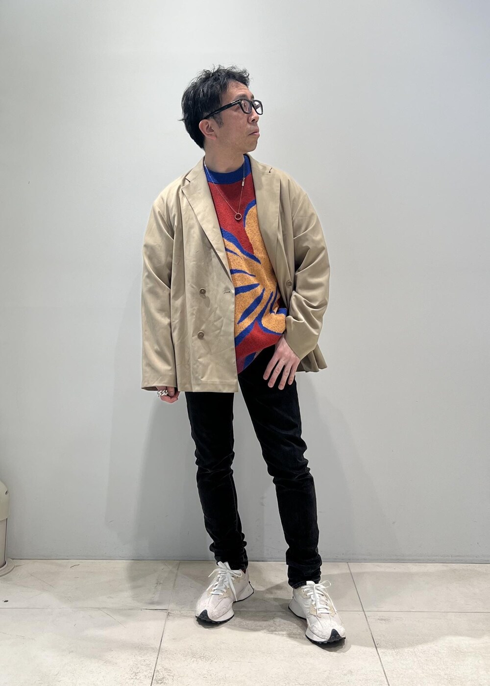 「ADAM ET ROPÉ、HOMME、UNISEX、骨格ストレート、イエベ、カジュアル、大人カジュアル、モード、春コーデ、春ファッション、ニット」｜「ADAM ET ROPE'のボタニカル バルキージャカード ルーズニット / UNISEX（ニット/セーター、レッド系）」を使った、Yuuki Mizさん（メンズ・165cm）の春コーディネートの5枚目の写真