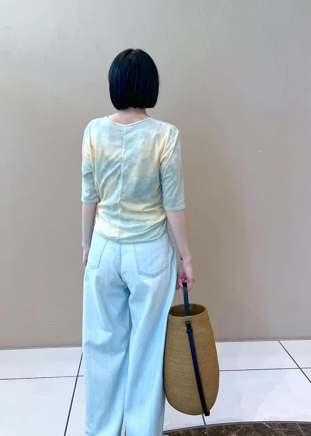 「Montana、RED CARD TOKYO、初春コーデ、春コーデ、初夏コーデ、夏コーデ、デートコーデ、お出かけコーデ、旅行コーデ、女子会コーデ、パンツスタイル、ヘルシーコーデ、メンズライク、シンプルコーデ、ベーシック」｜「SALON adam et rope'のシアータイダイTシャツ（Tシャツ/カットソー、グリーン系）」を使った、miku.さん（レディース・153cm）の夏コーディネートの6枚目の写真