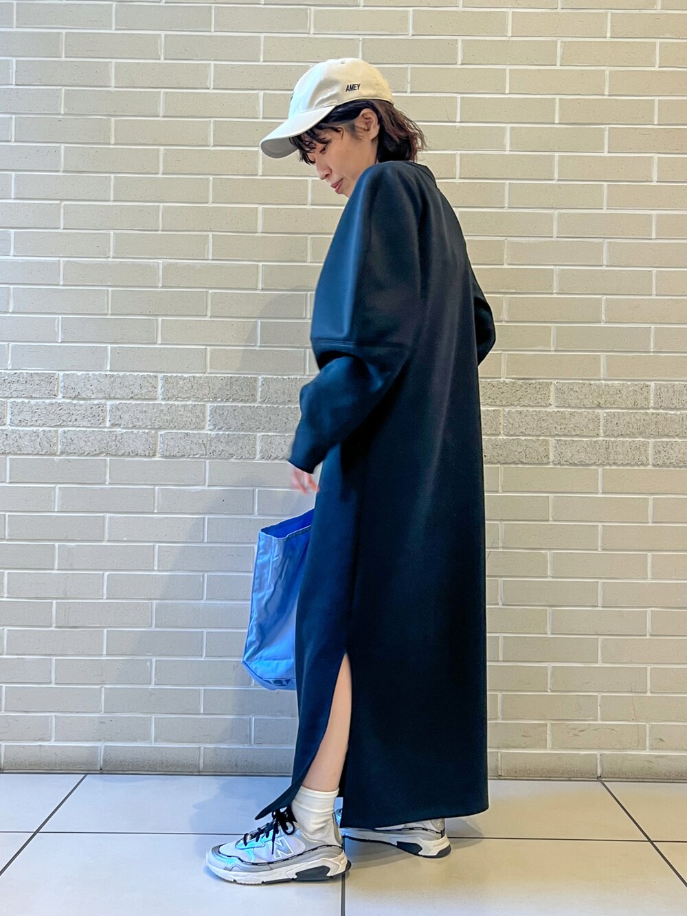 「春服デビュー宣言、春、春服、トートバッグ、低身長、グローサリートート、エルエルビーン、ワンピース、お出かけコーデ、Americana」｜「SALON adam et rope'のボリュームスリーブワンピース（ワンピース、ブラック系）」を使った、miku.さん（レディース・153cm）の春コーディネートの2枚目の写真