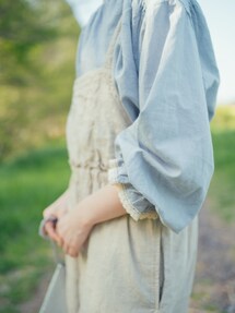 m*m様 最終値下げ　nest robe リネン襟付きサロペット　ゆべし着用 nest robe リネン襟付きサロペット ゆべし着用 - メルカリ