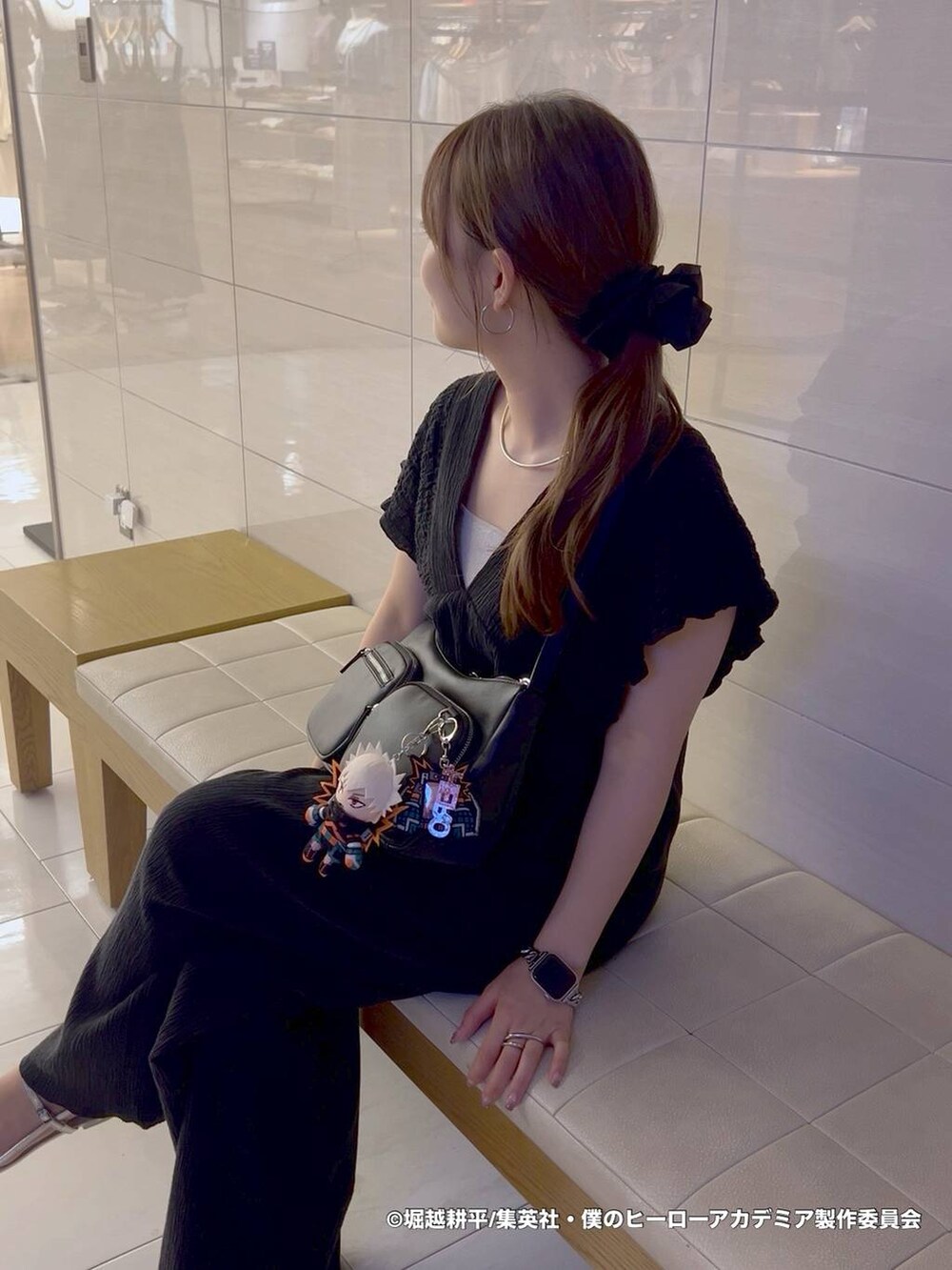 その他のステッカー/テープ、その他のポーチ、その他のキーホルダーを着用したレディースの秋コーディネートの2枚目の写真