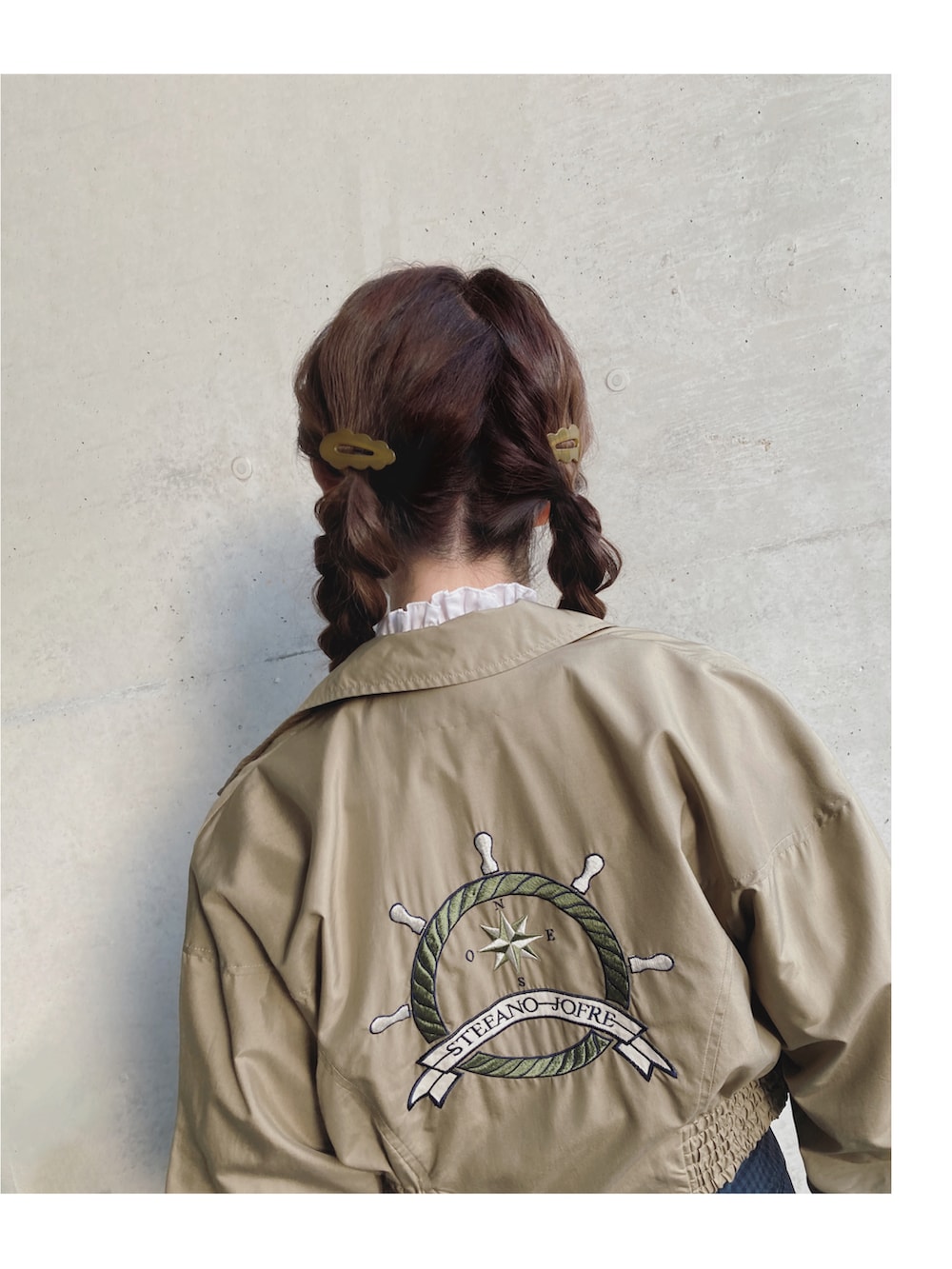 「古着、メルカリ、古着ジャケット、レトロジャケット、ショートジャケット、刺繍、マリン、レトロスラックス、スラックス、メタルバッグ、レトロバッグ、古着MIX、古着コーデ、古着女子、used」｜「古着のアイテム（ジャケット/アウター、ベージュ系）」を使った、Yotchさん（レディース・163cm）の春コーディネートの2枚目の写真
