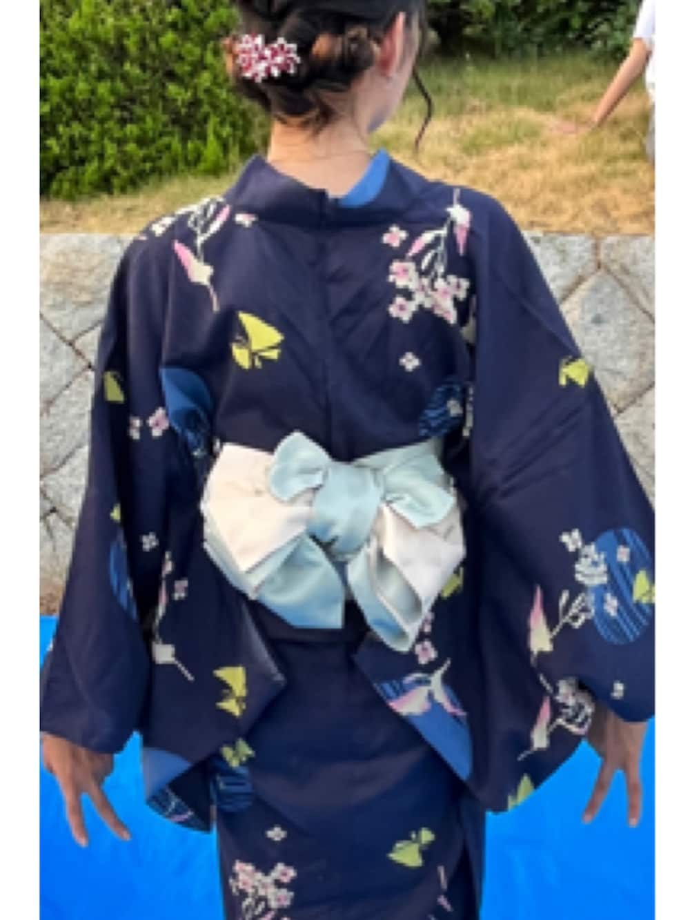 「大人カジュアル、夏コーデ、アツいコーデ全部見せ、お出かけコーデ、浴衣、浴衣女子、半幅帯、半幅帯アレンジ」｜「祖母の浴衣のアイテム（浴衣、ブルー系）」を使った、猫山さん（レディース・161cm）の夏コーディネートの2枚目の写真