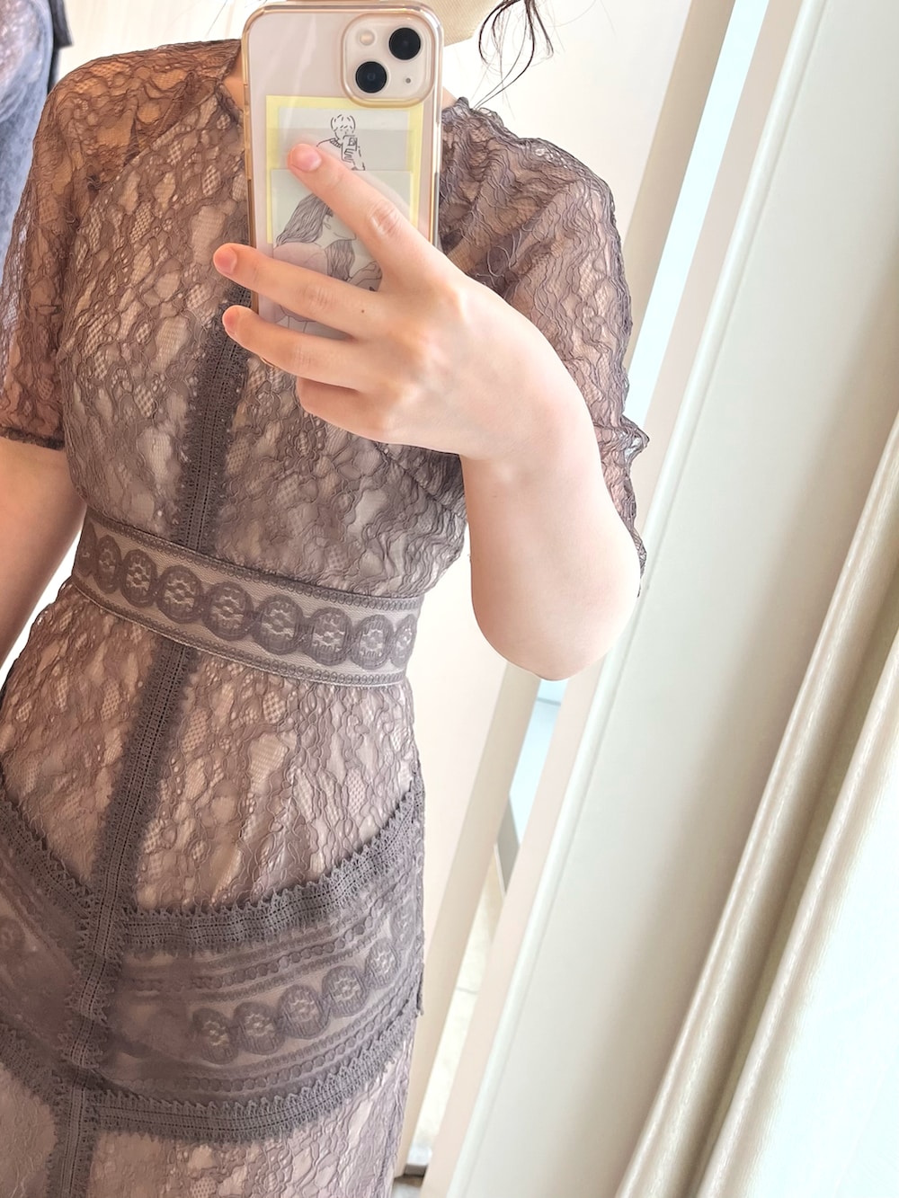 「およばれドレス、結婚式、結婚式二次会スタイル、結婚式 ワンピース、およばれコーデ」｜「LAGUNAMOONのLADYショルダーギャザーレースマキシワンピース（ドレス、ブラウン系）」を使った、sahoさん（レディース・152cm）の夏コーディネートの2枚目の写真