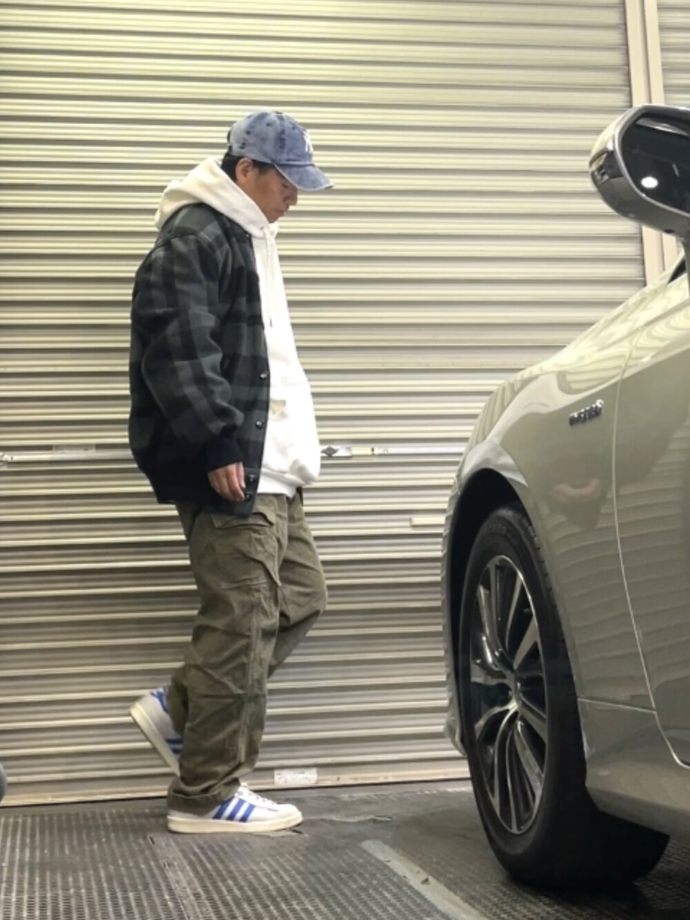 「adidasのキャンパス 80s [Campus 80s] アディダスオリジナルス（スニーカー、ホワイト系）」を使った、クロ🐑さん（メンズ・168cm）の冬コーディネートの2枚目の写真