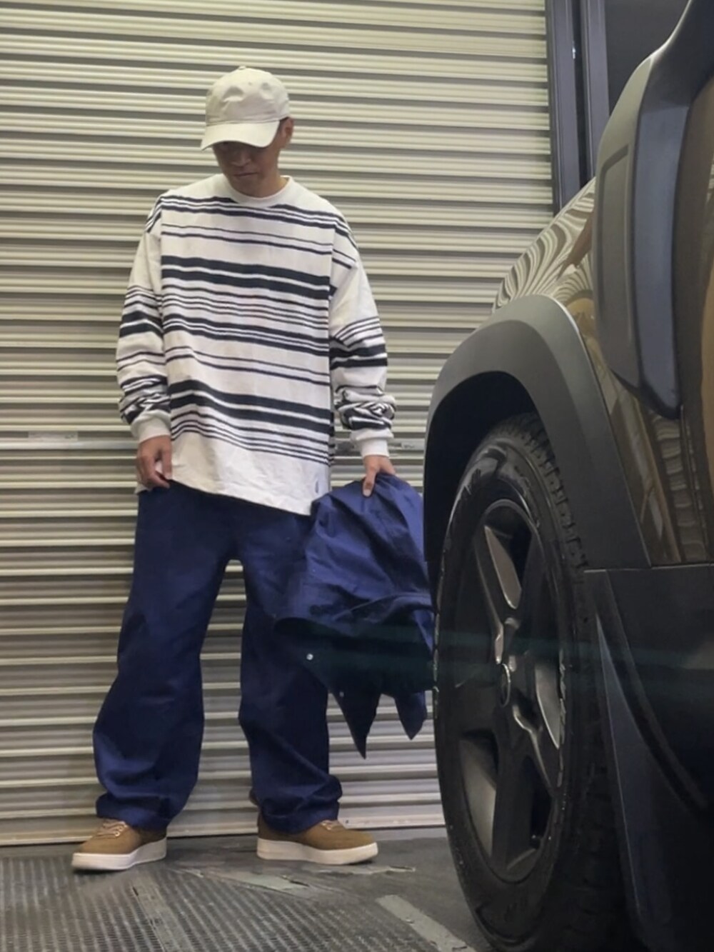 「セットアップ、ブーツ、ボーダー、キャップ、ワーク、ワークパンツ、ワークジャケット、フレンチブルー」|「AIR FORCE 1 LOWのAIR FORCE 1 LOW CARHARTT WIP ALE BROWN(スニーカー、ブラウン系)」を使った、クロ🐑さん(メンズ・168cm)の秋コーディネートの2枚目の写真