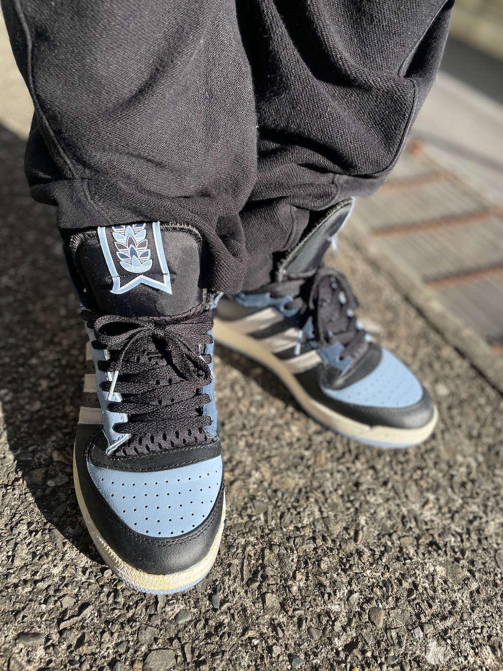 「adidasのTopten high（スニーカー、ブルー系）」を使った、クロ🐑さん（メンズ・168cm）の冬コーディネートの3枚目の写真