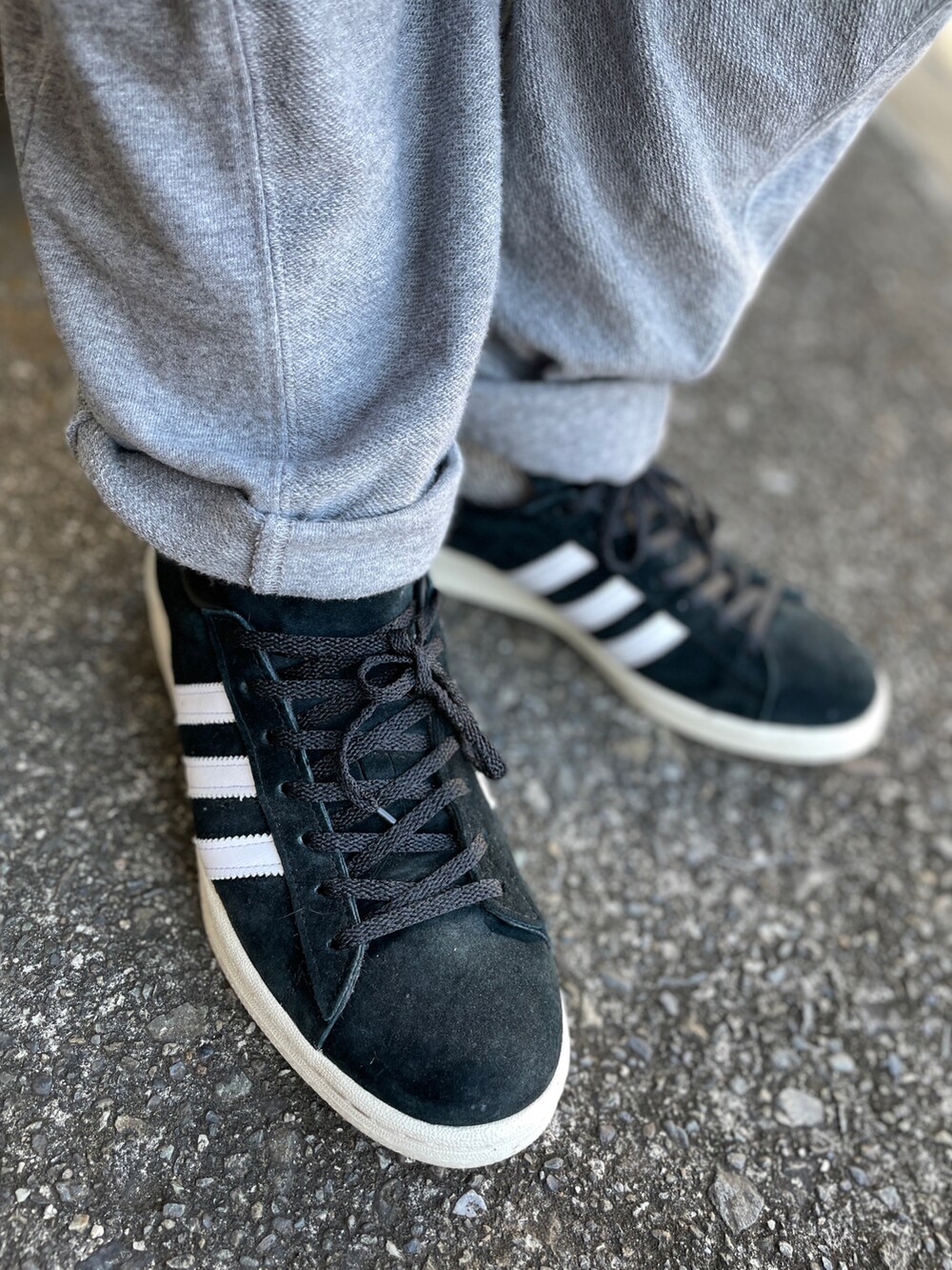 「adidasのキャンパス 80s [Campus 80s] アディダスオリジナルス（スニーカー、ブラック系）」を使った、クロ🐑さん（メンズ・168cm）の秋コーディネートの3枚目の写真