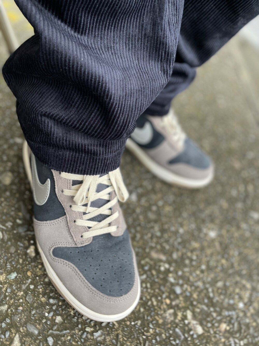 「NIKEのダンクハイ by クロひつじ バージョン2（スニーカー、ブラウン系）」を使った、クロ🐑さん（メンズ・168cm）の秋コーディネートの3枚目の写真