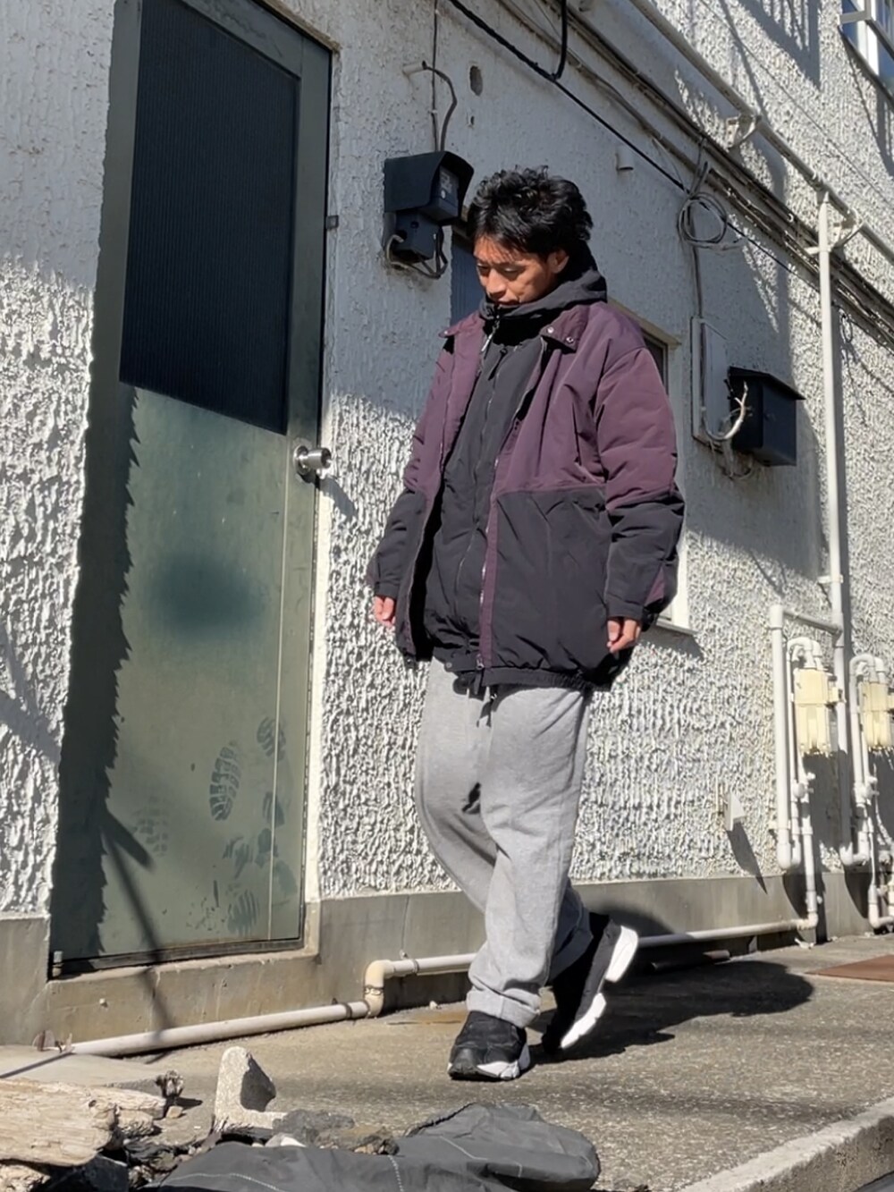 「Reebokのインスタポンプ フューリー OG [INSTAPUMP FURY OG]（スニーカー、ブラック系）」を使った、クロ🐑さん（メンズ・168cm）の冬コーディネートの3枚目の写真