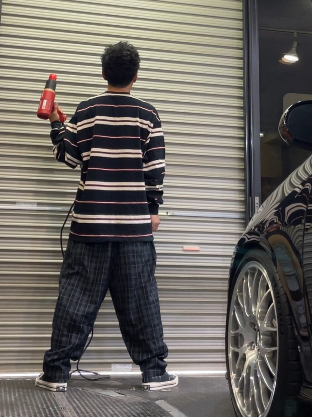 「チェック、コンバース、ボーダー、チェックパンツ、ハイカットスニーカー、赤黒、赤黒ボーダー、赤黒コーデ、赤白帽、ケツダボ、赤黒コラボ」｜「CT70s Hi "I ★ NY"のCONVERSE - Chuck Taylor 70s Hi "I ★ NY"（スニーカー、ブラック系）」を使った、クロ🐑さん（メンズ・168cm）の秋コーディネートの4枚目の写真