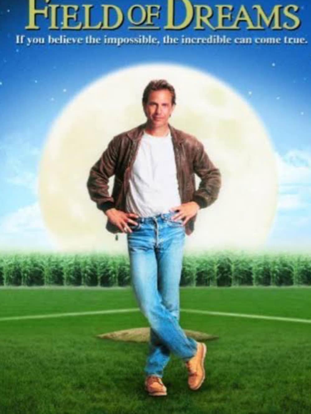 ブラウン系のテーラードジャケット、その他のスウェット、ブルー系のデニムパンツを着用したレディースの秋コーディネートの3枚目の写真