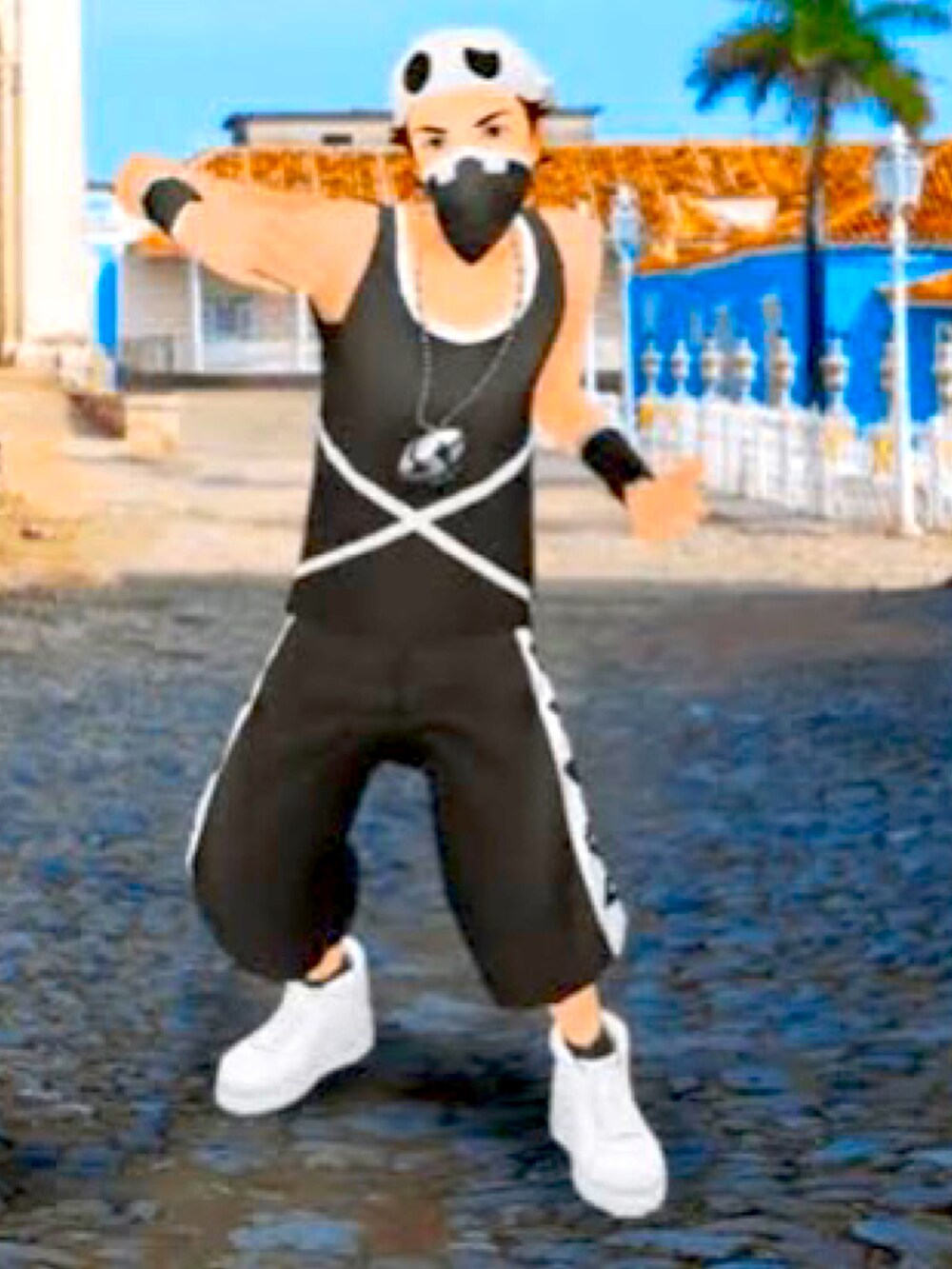 シルバー系のTシャツ/カットソー、ブラック系のその他パンツ、ブラック系のスニーカーを着用したメンズの春コーディネートの3枚目の写真