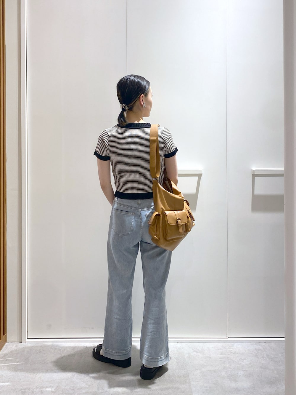 「ショルダーバッグ、デニムパンツ、ワイドパンツ、低身長、低身長コーデ、休日スタイル、休日コーデ、夏コーデ、カジュアル、カジュアルコーデ、ボーダー」｜「FREE'S MARTの◇[低身長サイズ・Lサイズあり]ベーシックワイドデニム[Sシリーズ]（デニムパンツ、ブルー系）」を使った、miko.さん（レディース・152cm）の夏コーディネートの2枚目の写真