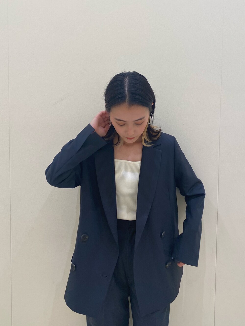 「きれいめカジュアル、秋服コーデ、低身長コーデ、ブラック、セットアップ、シンプルスタイル、低身長、152cm、ジャケット、秋服、FREE'S MART」｜「FREE'S MARTの◇ダブルブレストテーラードジャケット（テーラードジャケット、ブラック系）」を使った、miko.さん（レディース・152cm）の秋コーディネートの2枚目の写真