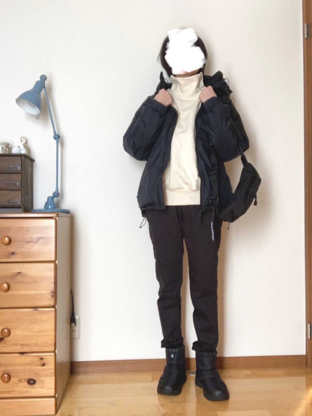 「あったかコーデ、ダウンジャケット」｜「green label relaxingの【WEB限定】［ TALL /H166㎝～］ボンディング パンツ（その他パンツ、ブラック系）」を使った、Ninaさん（レディース・167cm）の冬コーディネートの3枚目の写真