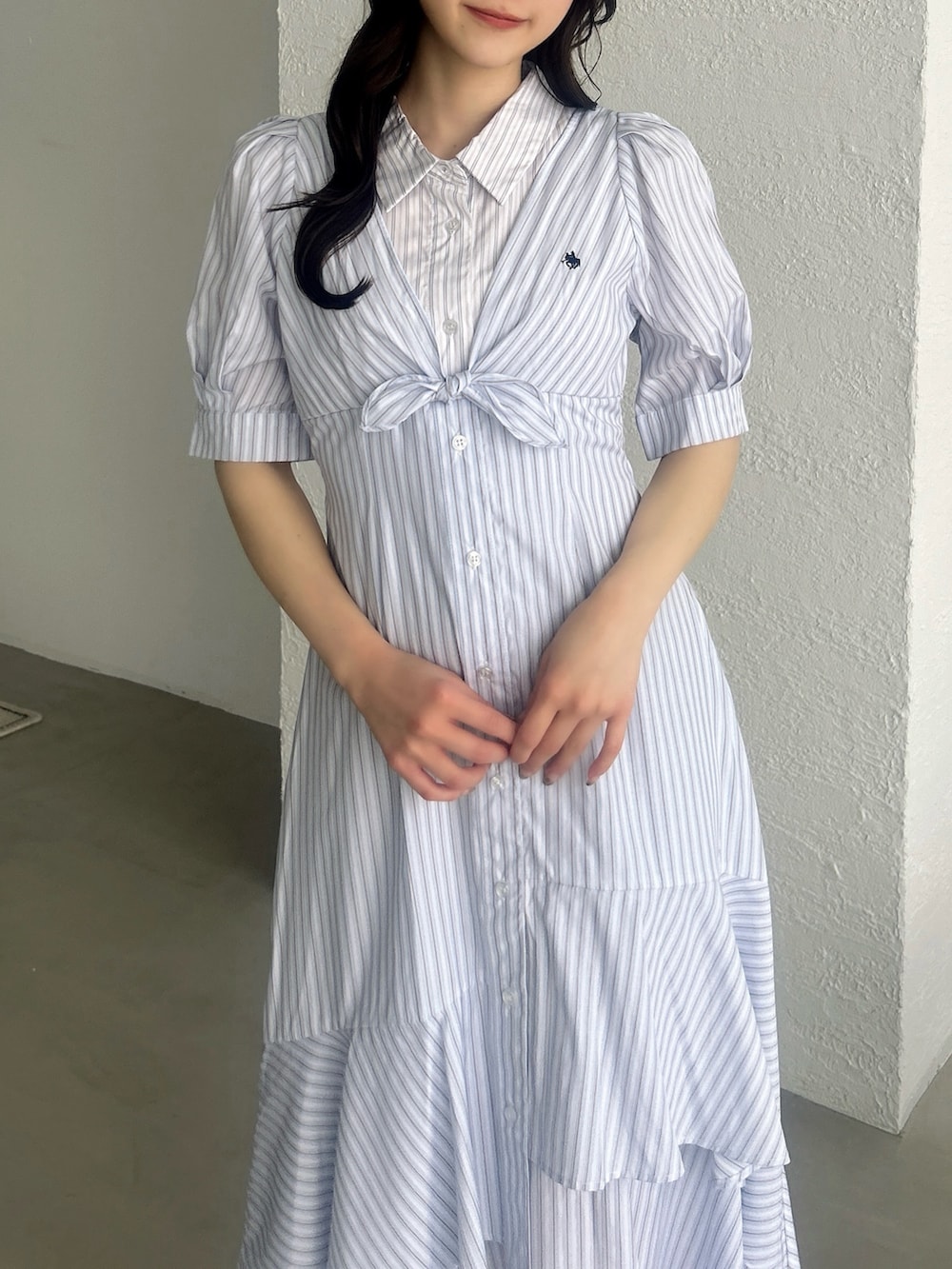 その他のワンピースを着用したレディースの春コーディネートの6枚目の写真