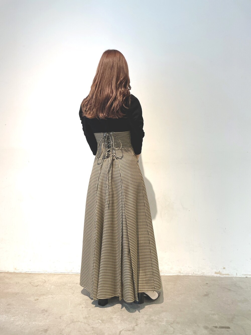 その他のワンピース、その他のパンプスを着用したレディースの夏コーディネートの3枚目の写真