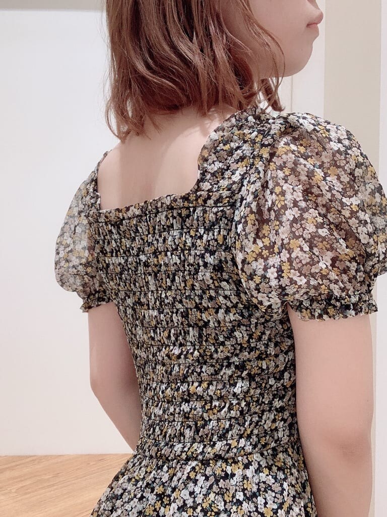 その他のサンダル、その他のワンピースを着用したレディースの夏コーディネートの6枚目の写真