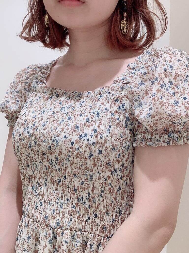 その他のサンダル、その他のワンピースを着用したレディースの夏コーディネートの4枚目の写真