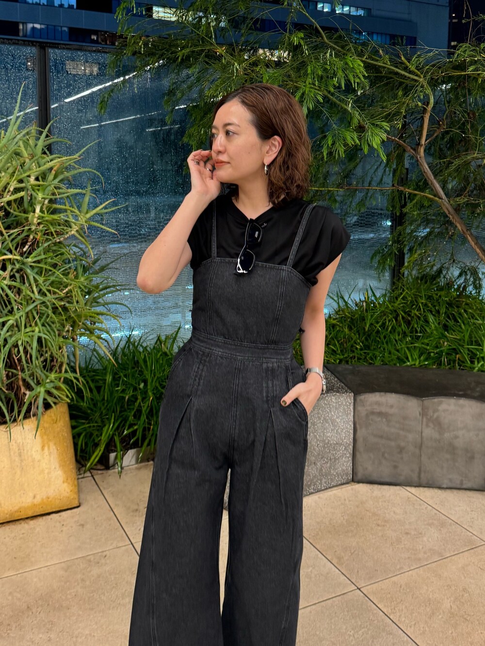 園部 涼子さんの「タックワイドショルダートップス（MURUA）」を使ったコーディネートの5枚目の写真
