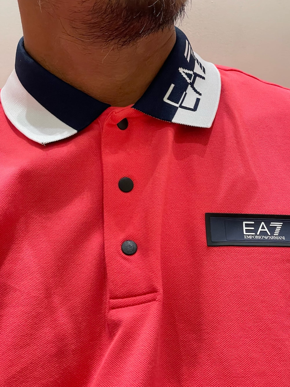 「EMPORIO ARMANI、EMPORIO ARMANI EA7、ゴルフ、ゴルフウェアメンズ、ゴルフ男子、ゴルフコーデ」｜「EMPORIO ARMANI EA7のアイテム（ポロシャツ、レッド系）」を使った、しんちゃんさん（メンズ・175cm）の春コーディネートの3枚目の写真