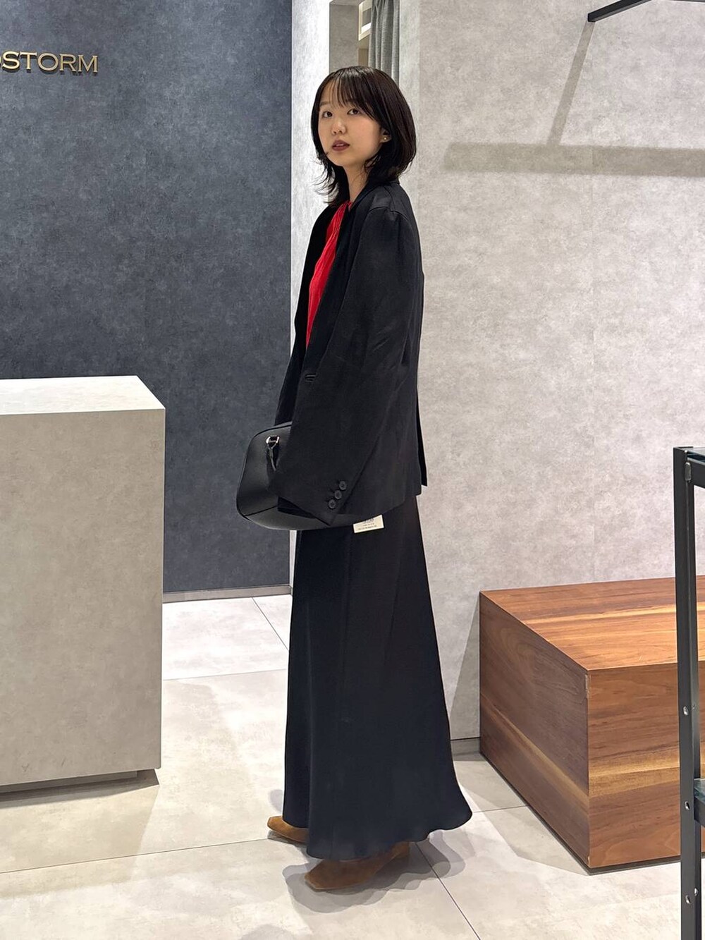 「カジュアル、ゆったり、高身長、BARNYARDSTORM、着痩せ・細見え」｜「VELETTOのBARNYARDSTORM / VELETTO(ヴェレット) / ボストンショルダー（ボストンバッグ、ブラック系）」を使った、あやさん（レディース・168cm）の春コーディネートの3枚目の写真