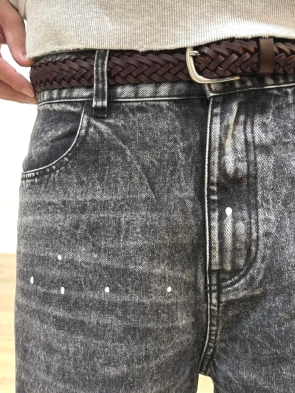 「秋服準備はじめました、メガネ男子、秋コーデ、ビッグシルエット、オトナカジュアル、お出かけコーデ、outfit、ootd、ストリートコーデ、カジュアルコーデ、革靴」｜「BEAMS HEARTのBEAMS HEART / レザー メッシュベルト（ベルト、ブラウン系）」を使った、BEAMS HEART MENさん（メンズ・168cm）の秋コーディネートの6枚目の写真