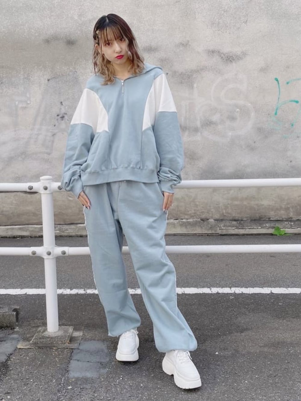 whinny パーカーパンツ