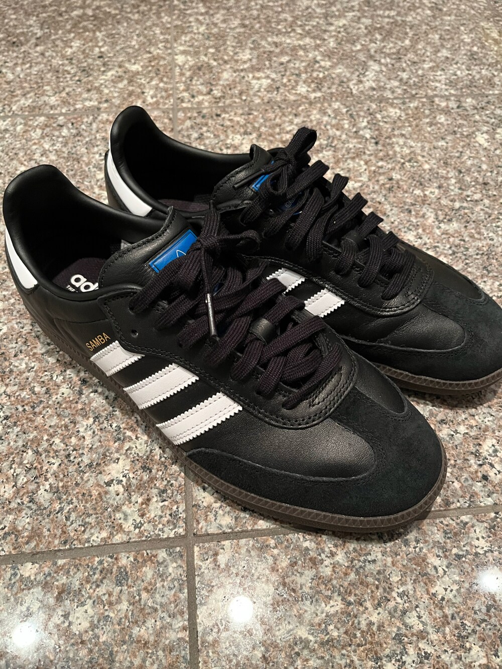 「adidas、samba、karrimor、united arrows、ビューティ&ユース ユナイテッドアローズ(BEAUTY&YOUTH UNITED ARROWS)、オトナカジュアル、ワイドパンツ」｜「adidasのサンバ ADV / SAMBA ADV / アディダスオリジナルス adidas Originals スニーカー（スニーカー、ブラック系）」を使った、Shunさん（メンズ・178cm）の春コーディネートの2枚目の写真
