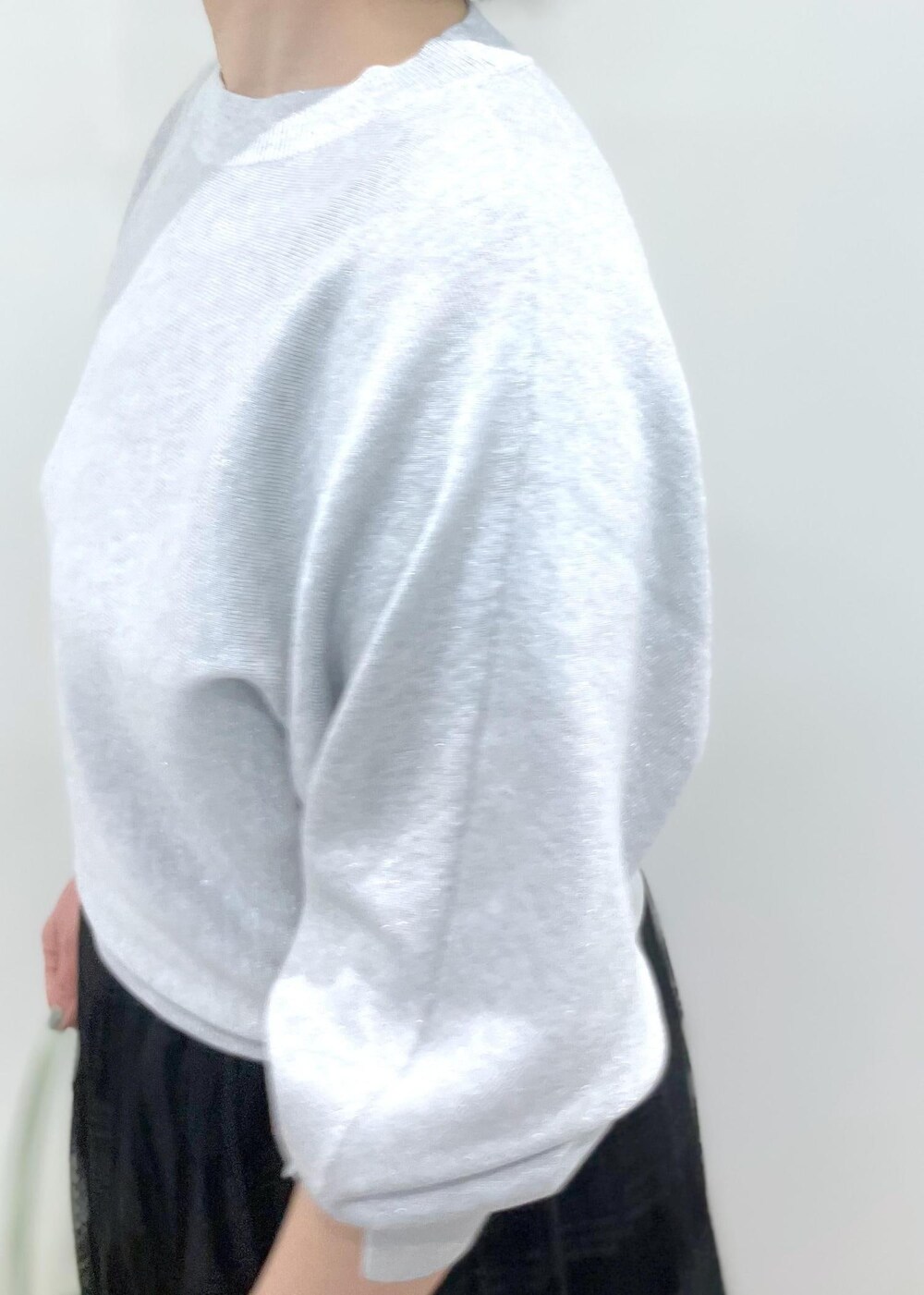 「春コーデ、初夏コーデ、授業参観日コーデ、デートコーデ、お出かけコーデ、女子会コーデ、スカートスタイル、ROPÉ PICNIC、ストレート、ブルべ夏、混合、トップス、ニット/セーター、スカート、バッグ」｜「ROPE' PICNICのレイヤードにも/プリーツレーススカート（スカート、ブラック系）」を使った、ゆんさん（レディース・155cm）の春コーディネートの9枚目の写真