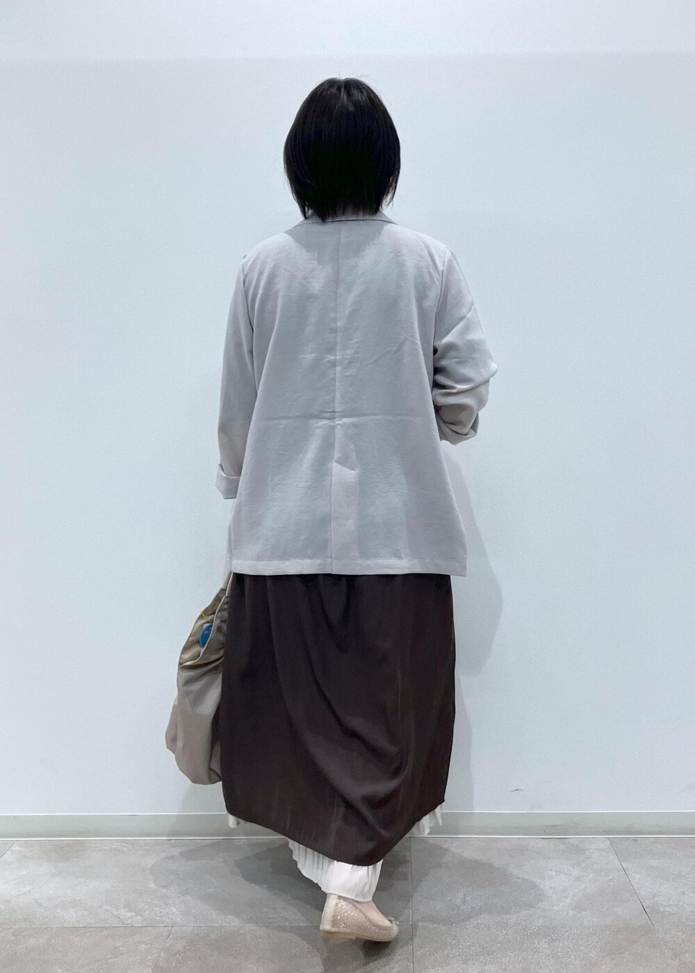 「初夏コーデ、夏コーデ、初秋コーデ、デートコーデ、お出かけコーデ、旅行コーデ、女子会コーデ、レイヤード、スカートスタイル、体型カバー、ROPÉ PICNIC、ストレート、ブルべ夏、混合、ジャケット/アウター」｜「ROPE' PICNICの着丈選べる/接触冷感・UVカット/割繊ハーフスリーブワンピース（ワンピース、ブラウン系）」を使った、ゆんさん（レディース・155cm）の春コーディネートの3枚目の写真