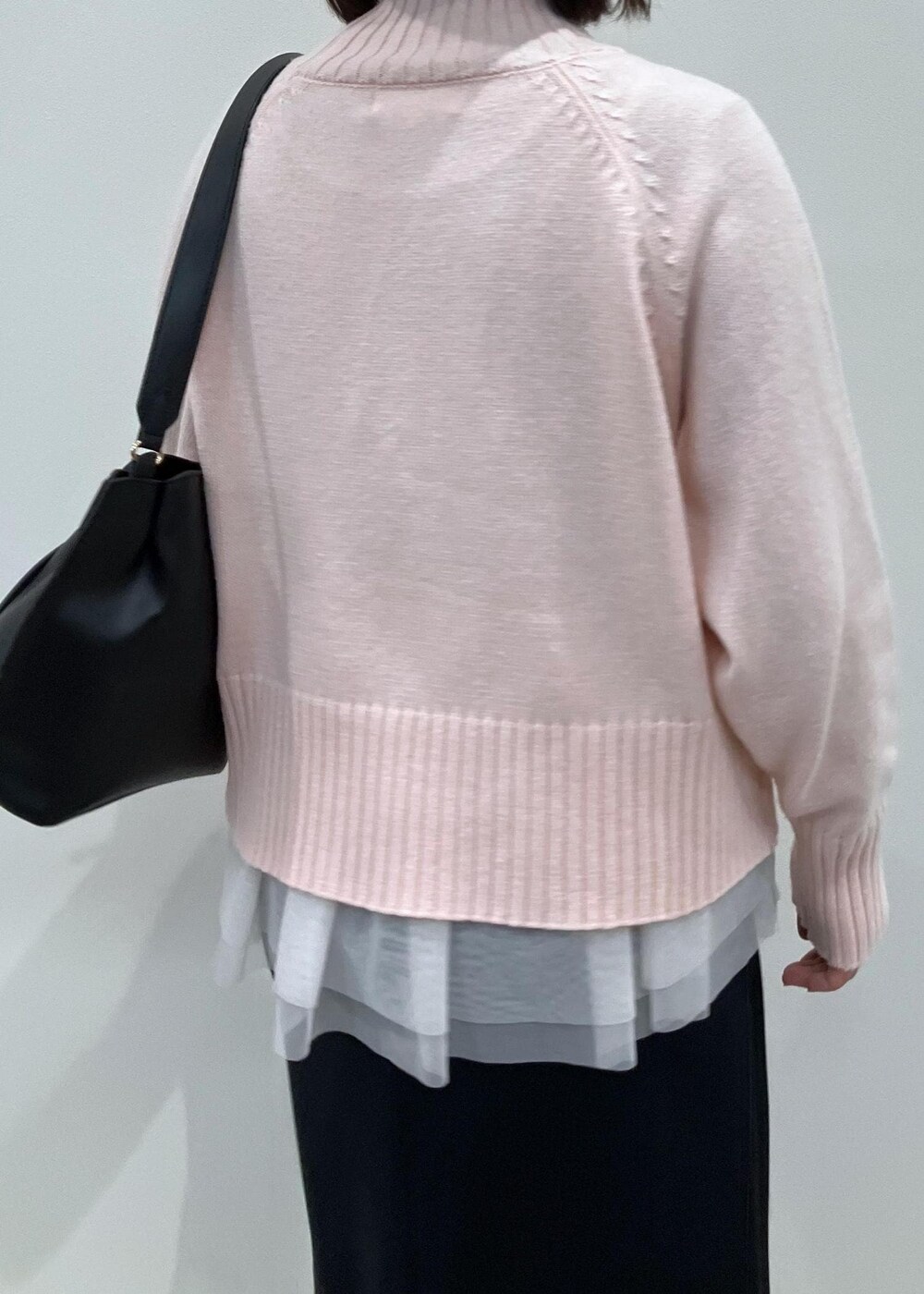 「初春コーデ、冬コーデ、お出かけコーデ、推し活コーデ、お正月・初詣コーデ、女子会コーデ、スカートスタイル、体型カバー、ROPÉ PICNIC、ストレート、ブルべ夏、混合、トップス、ニット/セーター、ベスト」｜「ROPE' PICNICの【3サイズ展開】裏起毛ボンディングジョーゼットアイラインスカート（スカート、ブラック系）」を使った、ゆんさん（レディース・155cm）の冬コーディネートの9枚目の写真