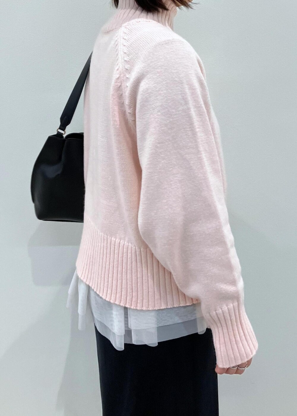 「初春コーデ、冬コーデ、お出かけコーデ、推し活コーデ、お正月・初詣コーデ、女子会コーデ、スカートスタイル、体型カバー、ROPÉ PICNIC、ストレート、ブルべ夏、混合、トップス、ニット/セーター、ベスト」｜「ROPE' PICNICの【3サイズ展開】裏起毛ボンディングジョーゼットアイラインスカート（スカート、ブラック系）」を使った、ゆんさん（レディース・155cm）の冬コーディネートの7枚目の写真
