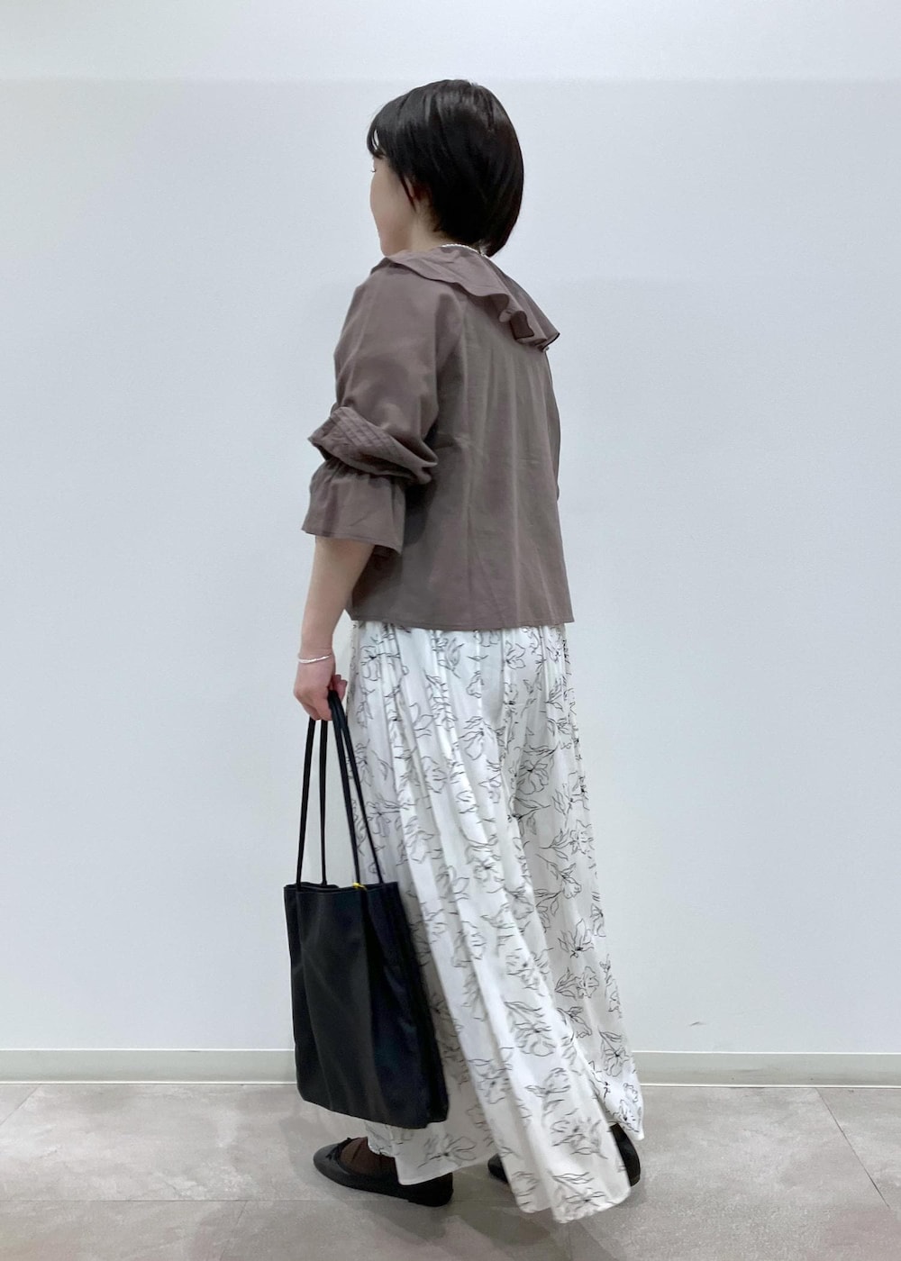 「RP2504、ＲＰ２５０４、Wshirt_pickup、春コーデ、初夏コーデ、夏コーデ、デートコーデ、旅行コーデ、女子会コーデ、体型カバー、ROPÉ PICNIC、ストレート、ブルべ夏、混合、トップス」｜「ROPE' PICNICのパールショートネックレス（ネックレス、ゴールド系）」を使った、ゆんさん（レディース・155cm）の春コーディネートの3枚目の写真