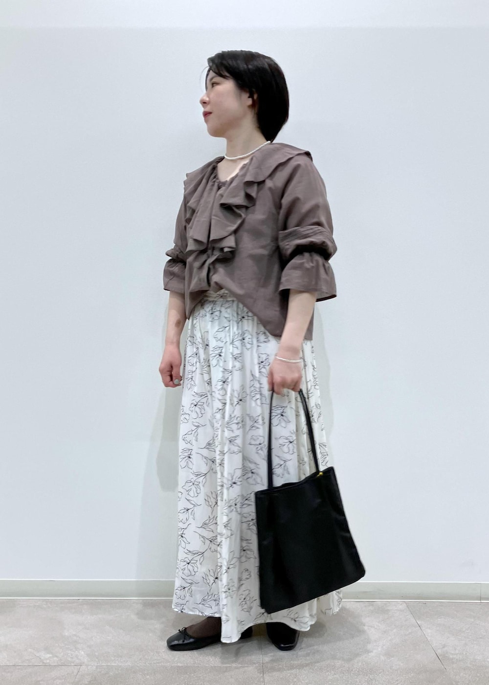 「RP2504、ＲＰ２５０４、Wshirt_pickup、春コーデ、初夏コーデ、夏コーデ、デートコーデ、旅行コーデ、女子会コーデ、体型カバー、ROPÉ PICNIC、ストレート、ブルべ夏、混合、トップス」｜「ROPE' PICNICのパールショートネックレス（ネックレス、ゴールド系）」を使った、ゆんさん（レディース・155cm）の春コーディネートの2枚目の写真