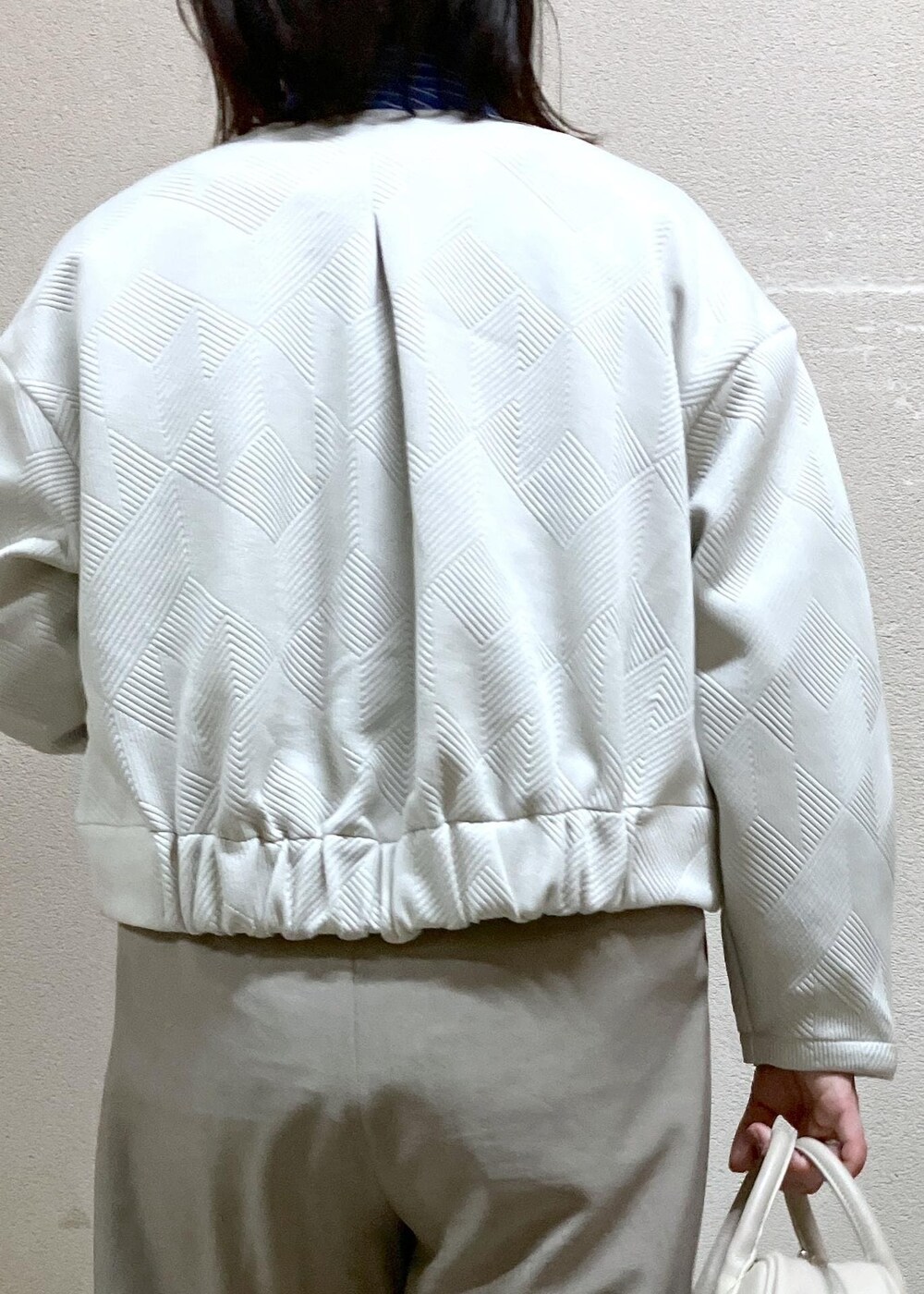 「ニット/セーター、GDM15110、5色展開、イエロー、オリジナル、ジーンズ、スウェット、ニット、フレアスカート、プルオーバー、リラックス感、リンクコーデ、ワイドパンツ、柔らかい肌触り、肌触りが良い」｜「ROPE' PICNICのセレモニー・通勤対応/クリアツイル2タックストレートパンツ/花粉ガード・セットアップ対応（その他パンツ、イエロー系）」を使った、ゆんさん（レディース・155cm）の春コーディネートの4枚目の写真