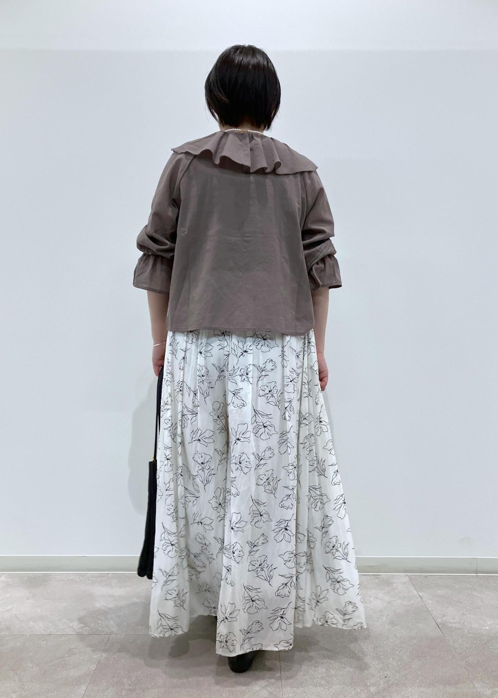 「RP2504、ＲＰ２５０４、Wshirt_pickup、春コーデ、初夏コーデ、夏コーデ、デートコーデ、旅行コーデ、女子会コーデ、体型カバー、ROPÉ PICNIC、ストレート、ブルべ夏、混合、トップス」｜「ROPE' PICNICのパールショートネックレス（ネックレス、ゴールド系）」を使った、ゆんさん（レディース・155cm）の春コーディネートの4枚目の写真