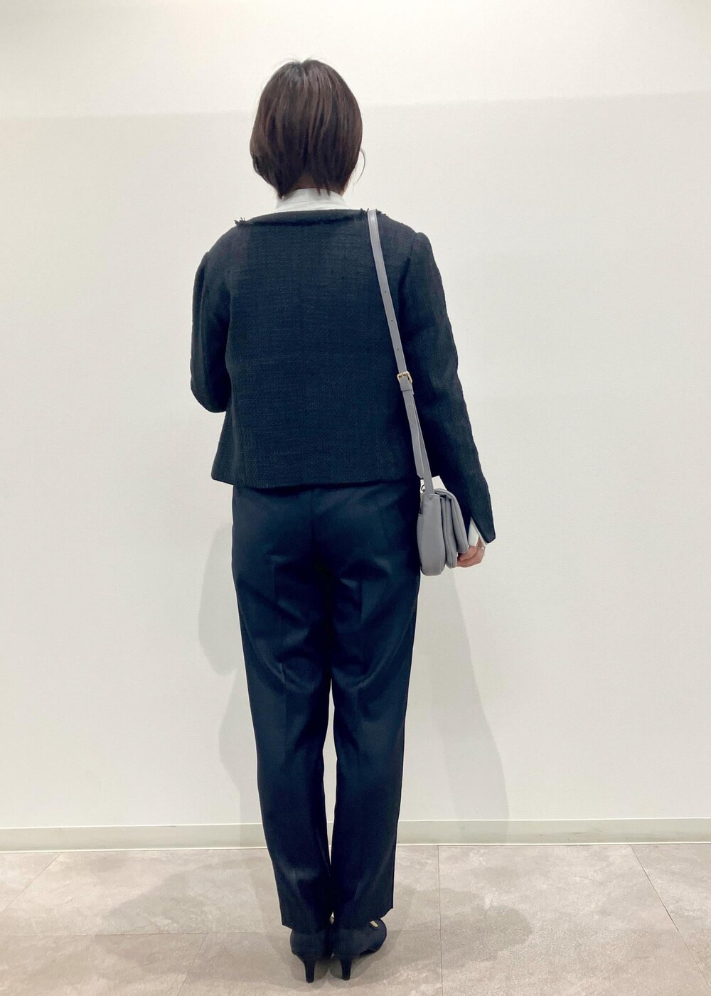 「GDV14000、GDS14090、GDH53410、GIX63280、GIA14100、骨格ストレート、ボウタイブラウス、オフィスカジュアル、24SSセレモニー、24SS、セレモニー、ブラック、ショルダーバッグ、ミニ、チェーン」｜「ROPE' PICNICのeasy warm 2WAYボウタイブラウス（シャツ/ブラウス、ホワイト系）」を使った、ゆんさん（レディース・155cm）の冬コーディネートの4枚目の写真