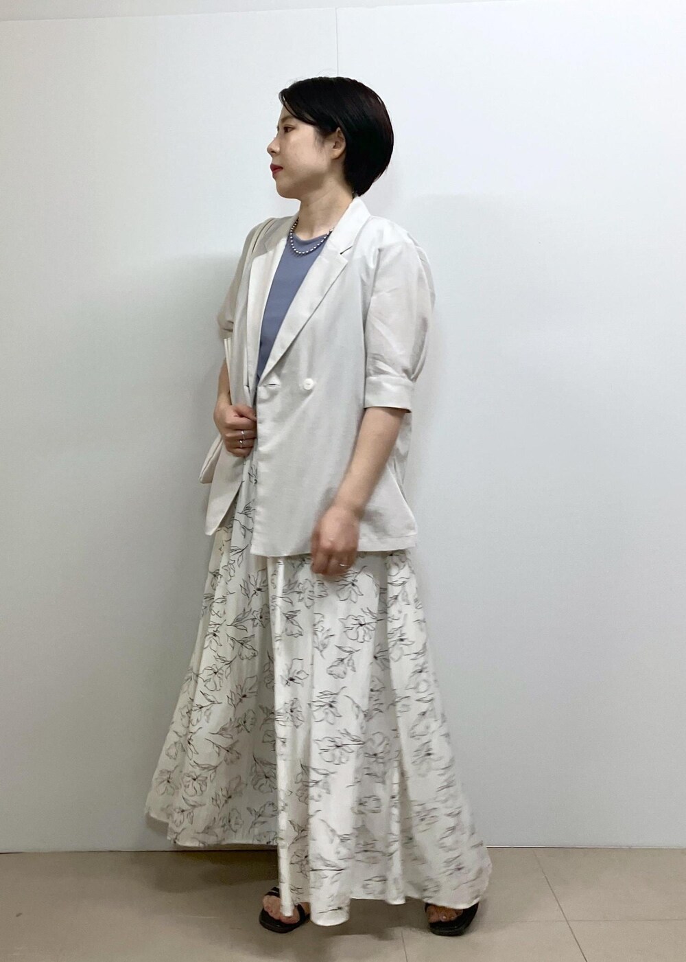 「夏コーデ、初秋コーデ、パンツスタイル、体型カバー、ROPÉ PICNIC、ストレート、ブルべ夏、混合、トップス、Tシャツ/カットソー、シャツ/ブラウス、パンツ、バッグ、トートバッグ、GDH15160」｜「ROPE' PICNICのイージースカーチョ/UVカット・洗濯機OK（その他パンツ、ホワイト系）」を使った、ゆんさん（レディース・155cm）の春コーディネートの2枚目の写真