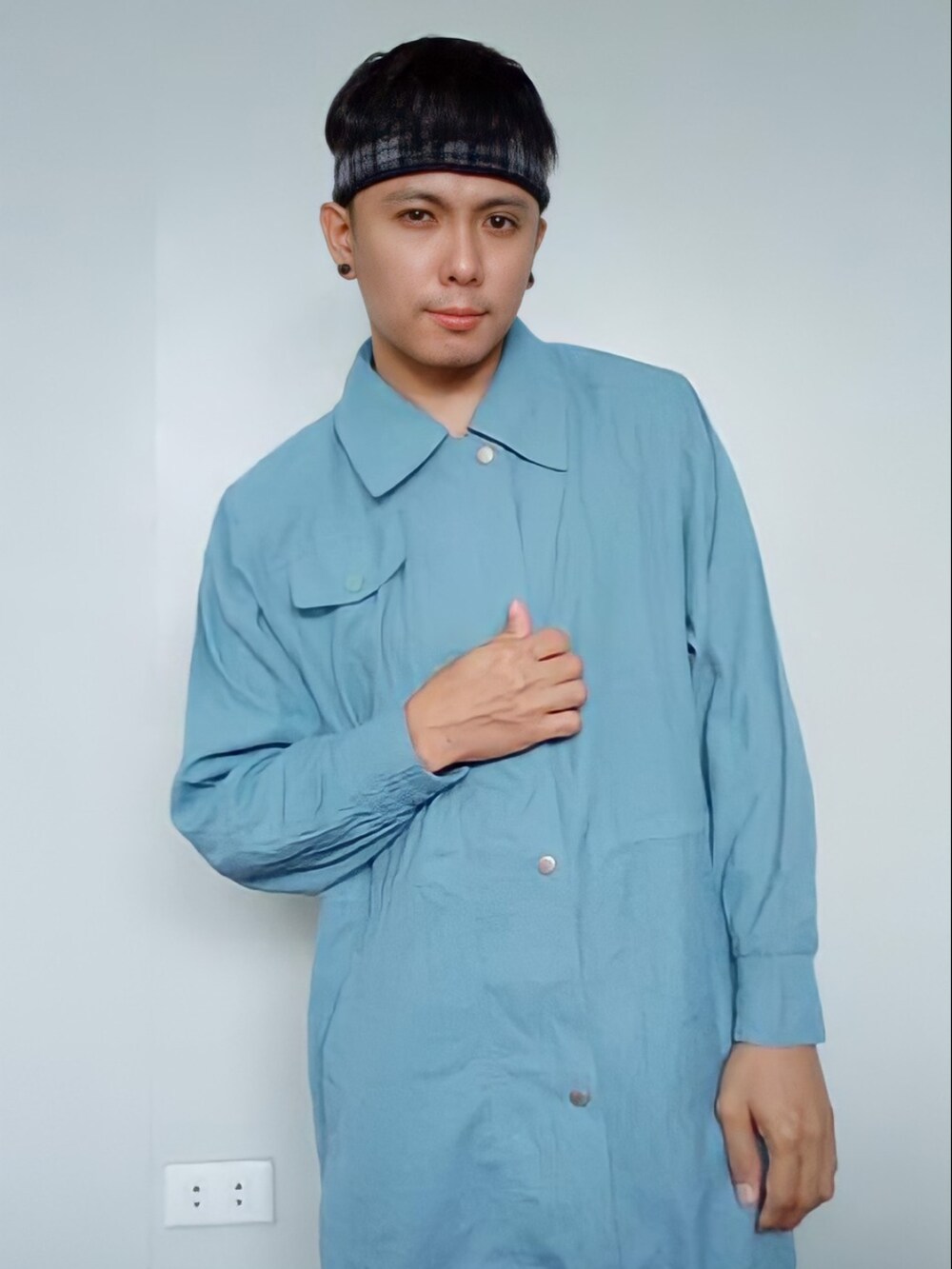 「WINTER STYLE、winter」｜「Ukay-Ukayのアイテム（トップス、ブルー系）」を使った、Paolo Arnieさん（メンズ・160cm）の秋コーディネートの2枚目の写真