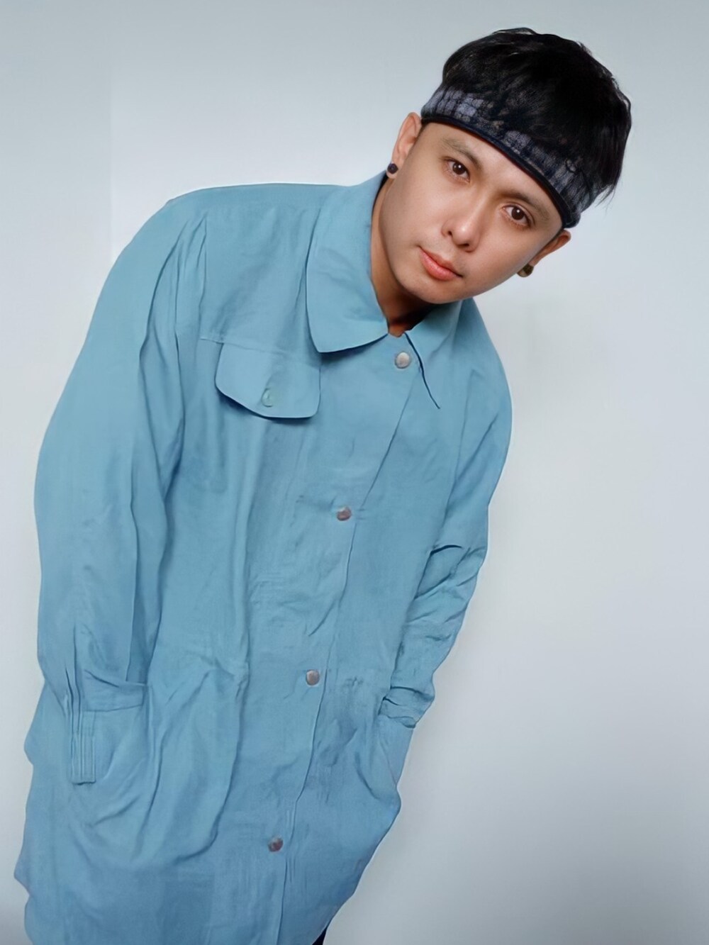 「WINTER STYLE、winter」｜「Ukay-Ukayのアイテム（トップス、ブルー系）」を使った、Paolo Arnieさん（メンズ・160cm）の秋コーディネートの4枚目の写真