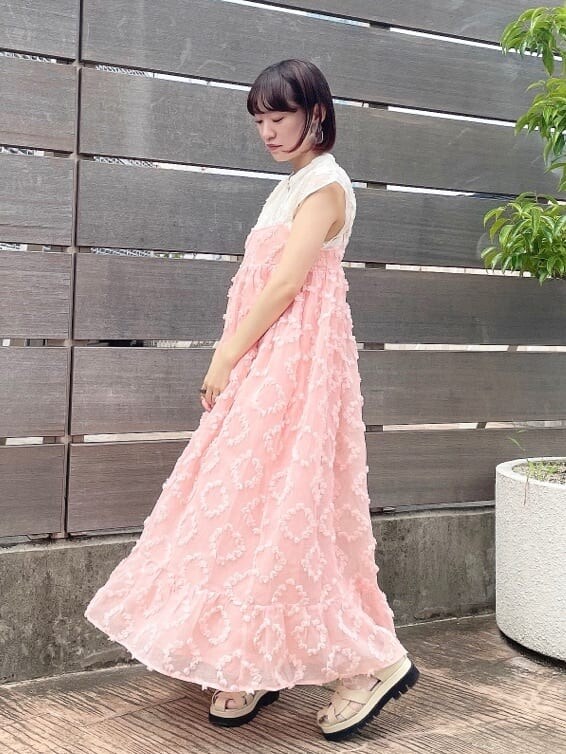 レディースの夏コーディネートの3枚目の写真