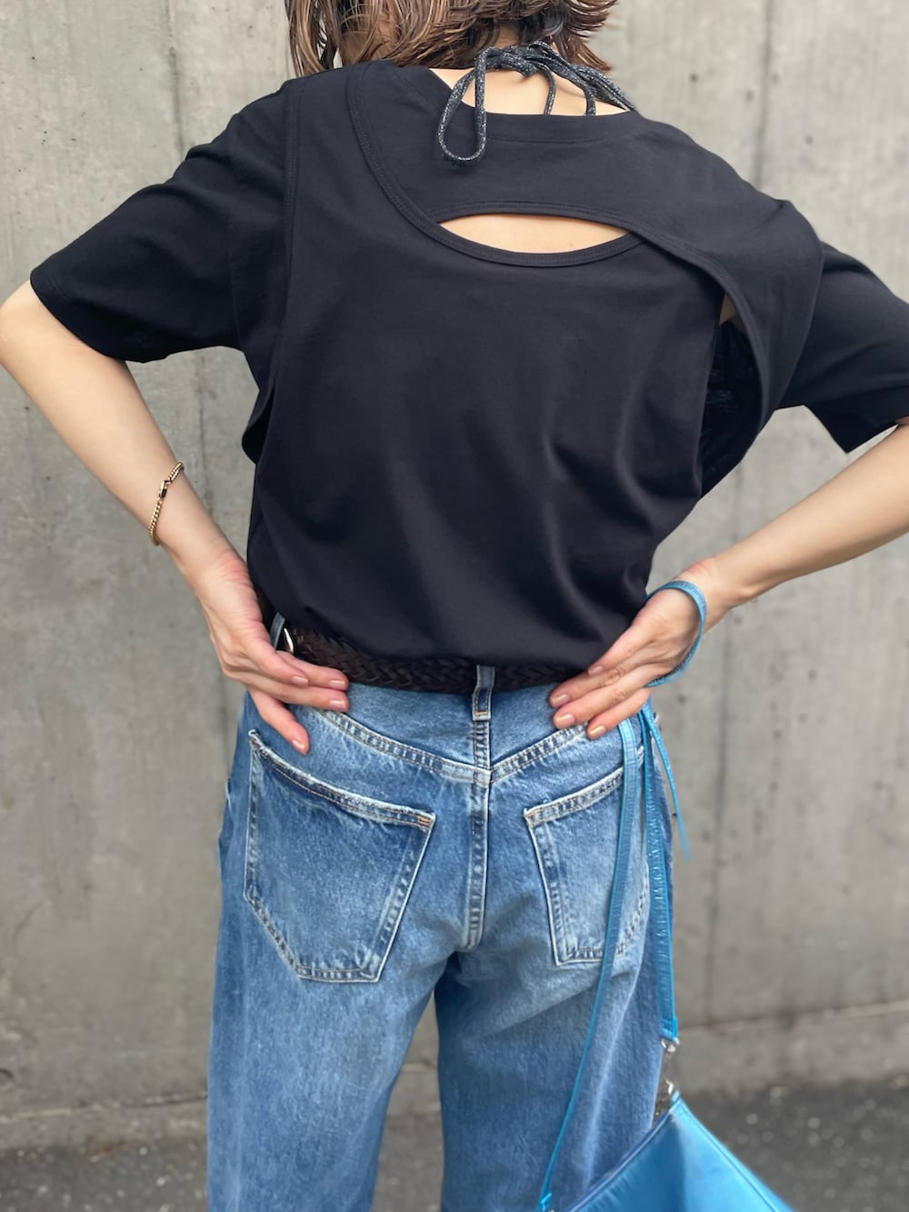 「ロゴT、レイヤード、箔プリント、休日スタイル、２ＷＡＹ、フェススタイル、テーマパークコーデ、韓国ファッション、Tシャツ、低身長、低身長コーデ、お出かけコーデ、厚底シューズ、夏コーデ、レイヤードスタイル」｜「mi via locaの【2WAY】レイヤードデザイン箔ロゴTシャツ（Tシャツ/カットソー、ブラック系）」を使った、cocoさん（レディース・154cm）の夏コーディネートの4枚目の写真