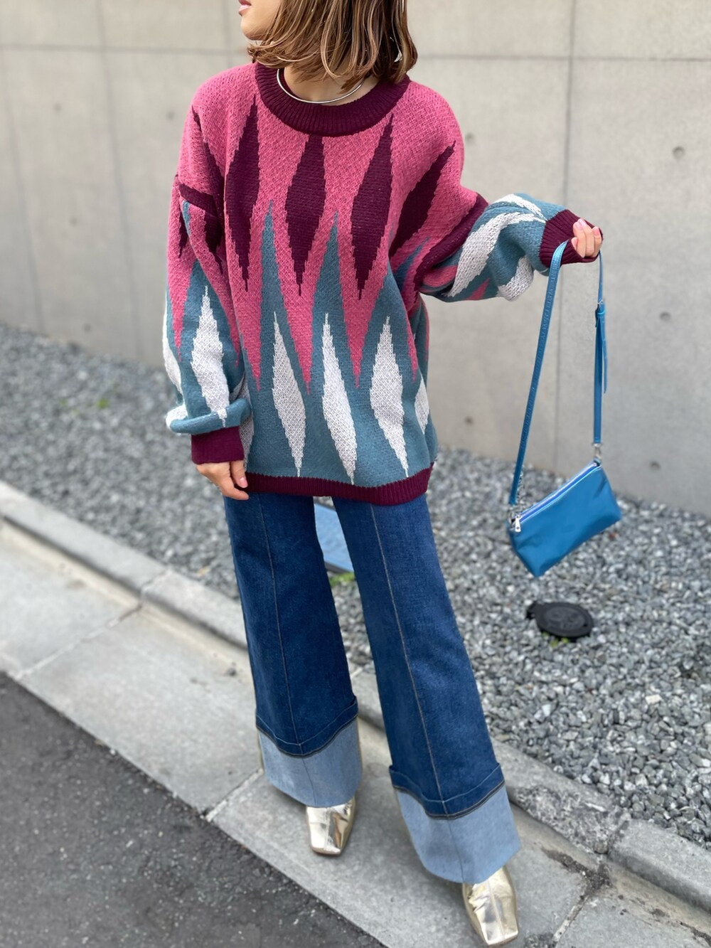 「ニット、カジュアルコーデ、カジュアル、休日スタイル、ヴィンテージライク、シンプルコーデ、春色、mivialoca、mi via loca、プチプラ」｜「mi via locaのVintageライク ダイヤ柄ジャガードニット（ニット/セーター、ピンク系）」を使った、cocoさん（レディース・154cm）の冬コーディネートの3枚目の写真