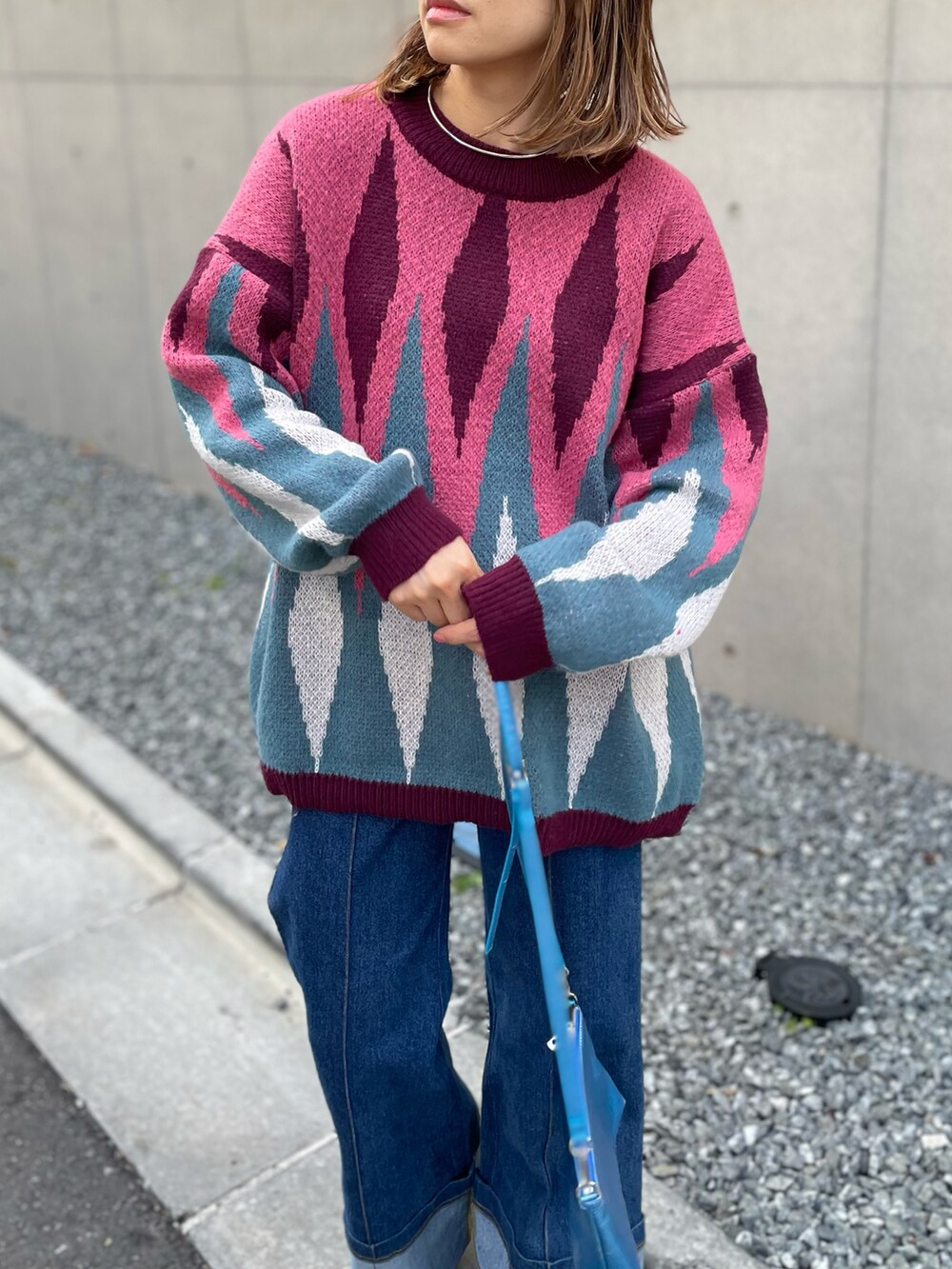 「ニット、カジュアルコーデ、カジュアル、休日スタイル、ヴィンテージライク、シンプルコーデ、春色、mivialoca、mi via loca、プチプラ」｜「mi via locaのVintageライク ダイヤ柄ジャガードニット（ニット/セーター、ピンク系）」を使った、cocoさん（レディース・154cm）の冬コーディネートの5枚目の写真