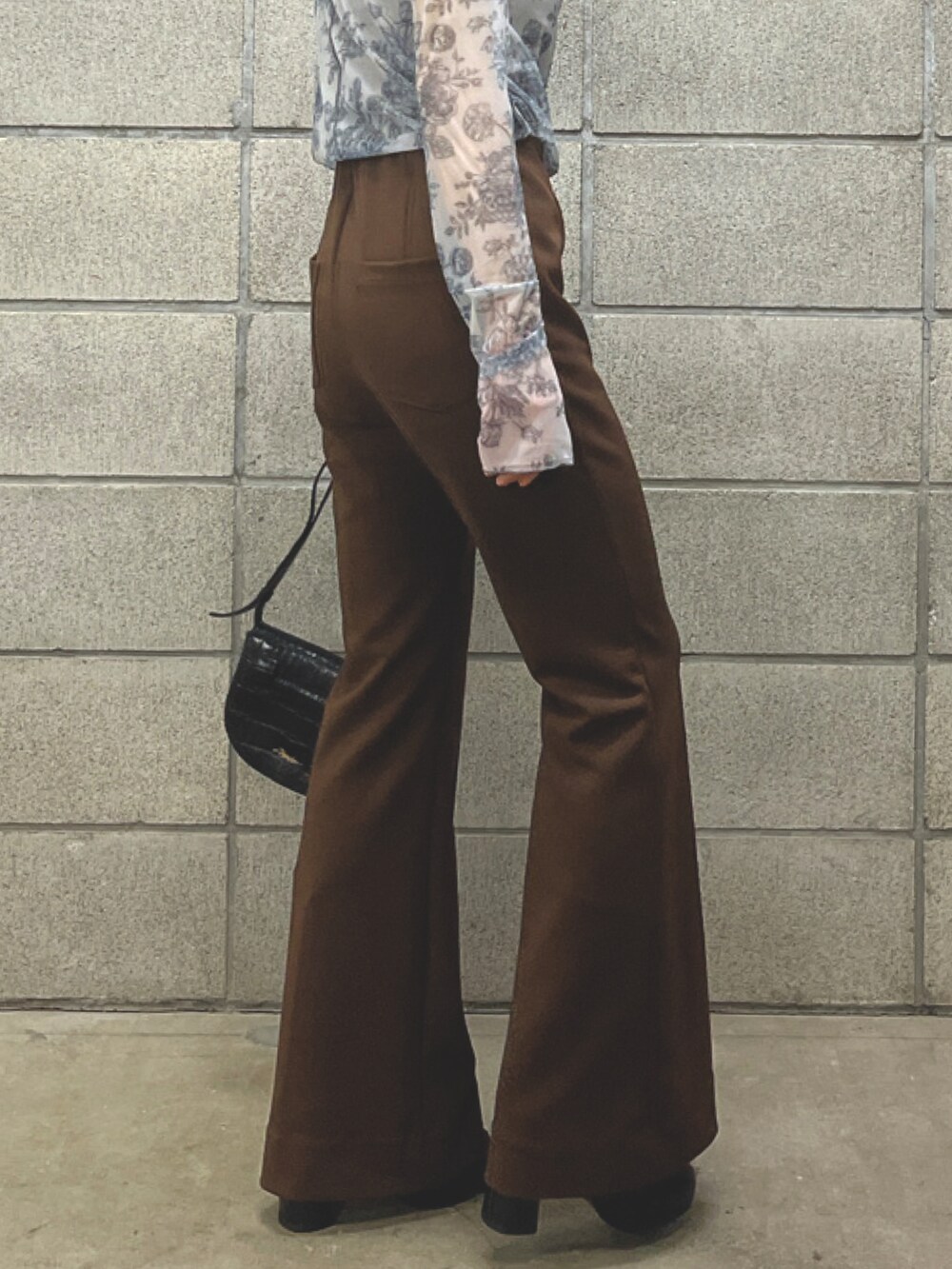 レディースの秋コーディネートの2枚目の写真