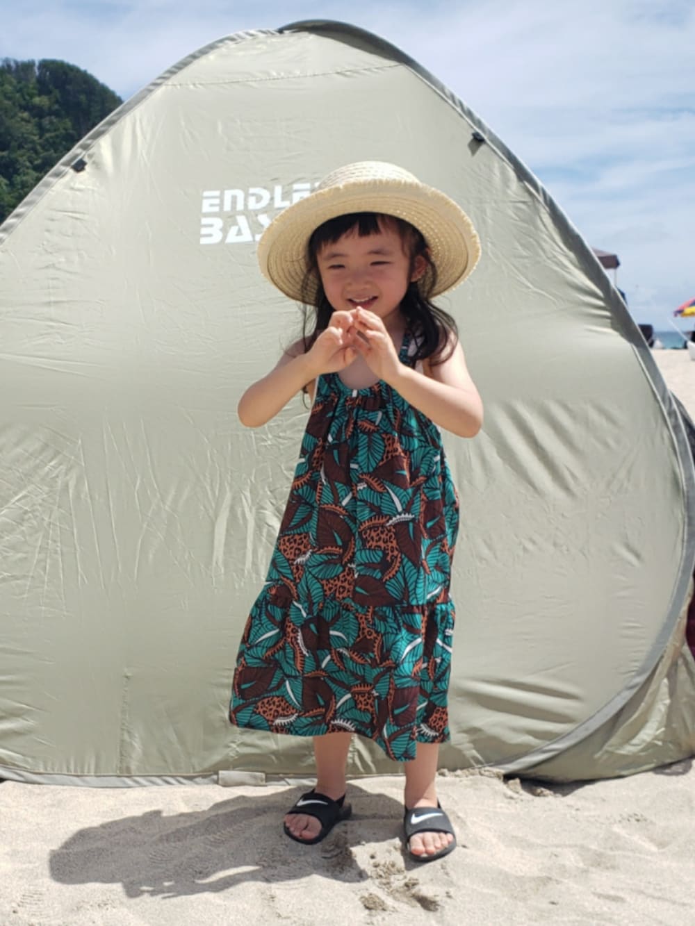 「夏コーデ、アツいコーデ全部見せ、サンダル、むぎわら帽子、ワンピース、プチプラ、カジュアルコーデ、おでかけコーデ」｜「ZARA KIDSのアイテム（ハット、ベージュ系）」を使った、𝑀𝐴𝑁𝑂𝐴さん（キッズ・90cm）の夏コーディネートの2枚目の写真