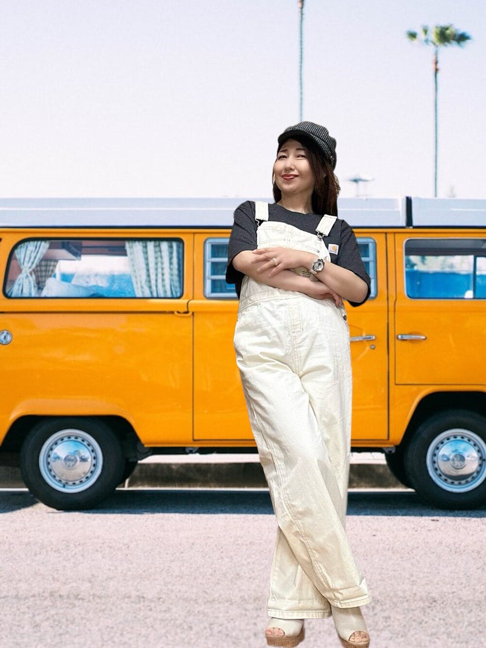「プチプラ、オトナカジュアル、休日スタイル、夏ファッション、オトナ女子、夏コーデ、キャスケット、サロペット」|「Carharttの【Carhartt カーハート】ワンポイントロゴ ポケ付きTシャツ(Tシャツ/カットソー、グレー系)」を使った、toshikoshiさん(レディース・160cm)の夏コーディネートの2枚目の写真